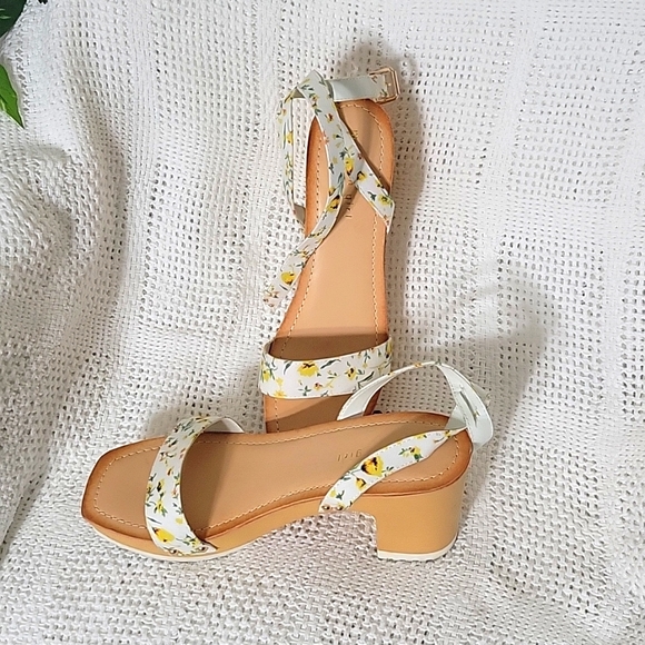 Steve Madden Shoes Madden Girl Womens Caprise Wooden Platform